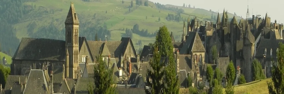 image-monte-escalier-salers.webp Image Monte escalier Salers
